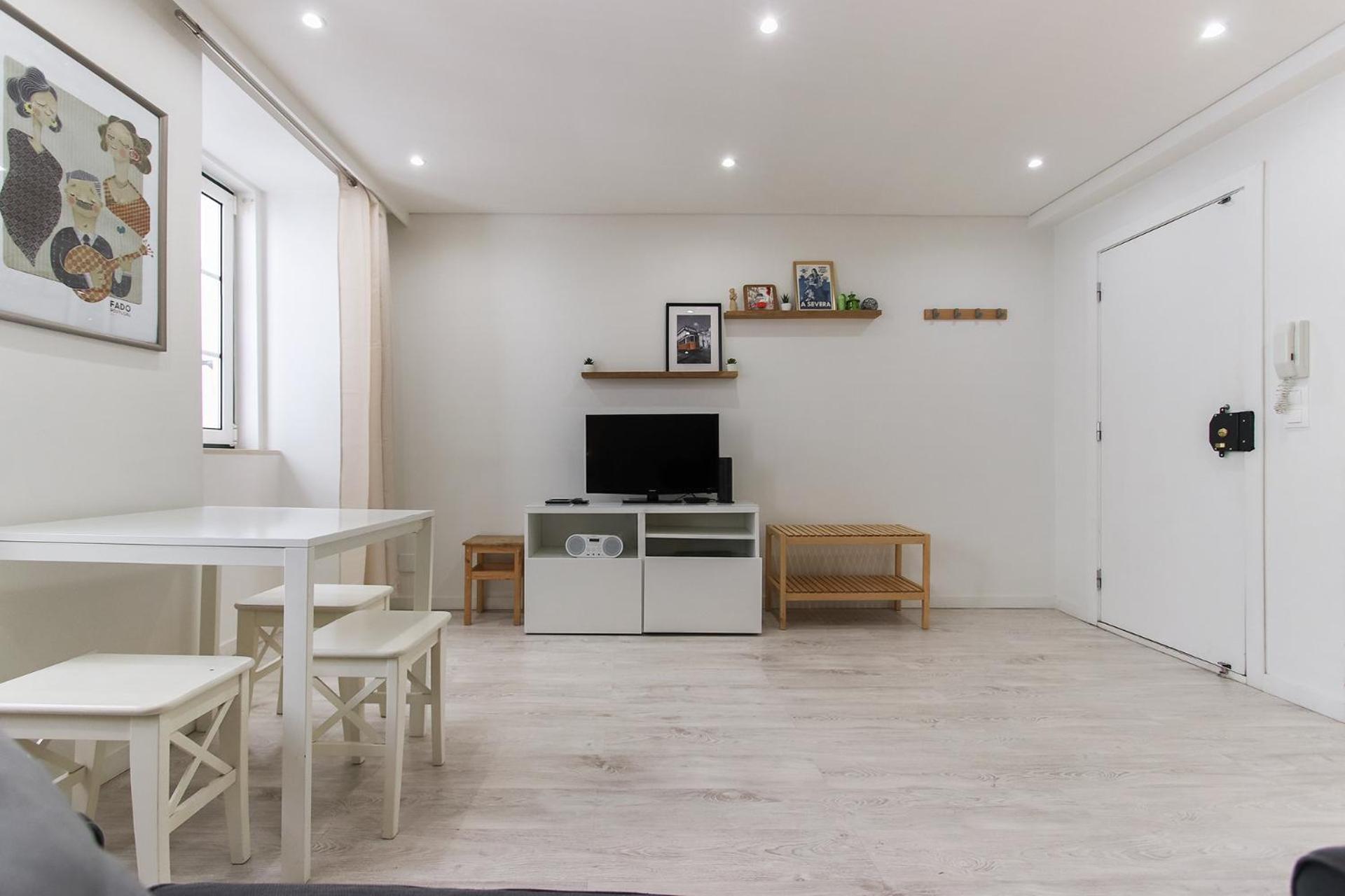 Apartment Downtown Charming By Homing